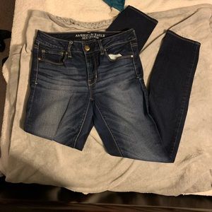 Woman’s American Eagle Skinny Jeans